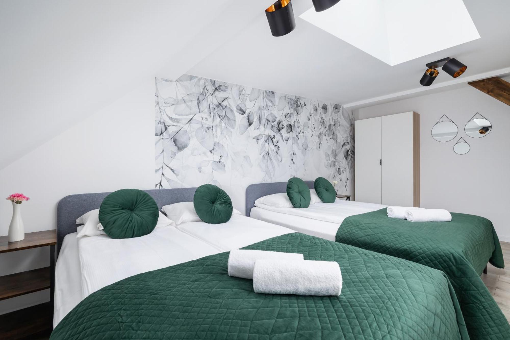 Cosy Apartments Kosciuszki Near The Main Train Station By Noclegi Renters คาโตวีตเซ ภายนอก รูปภาพ