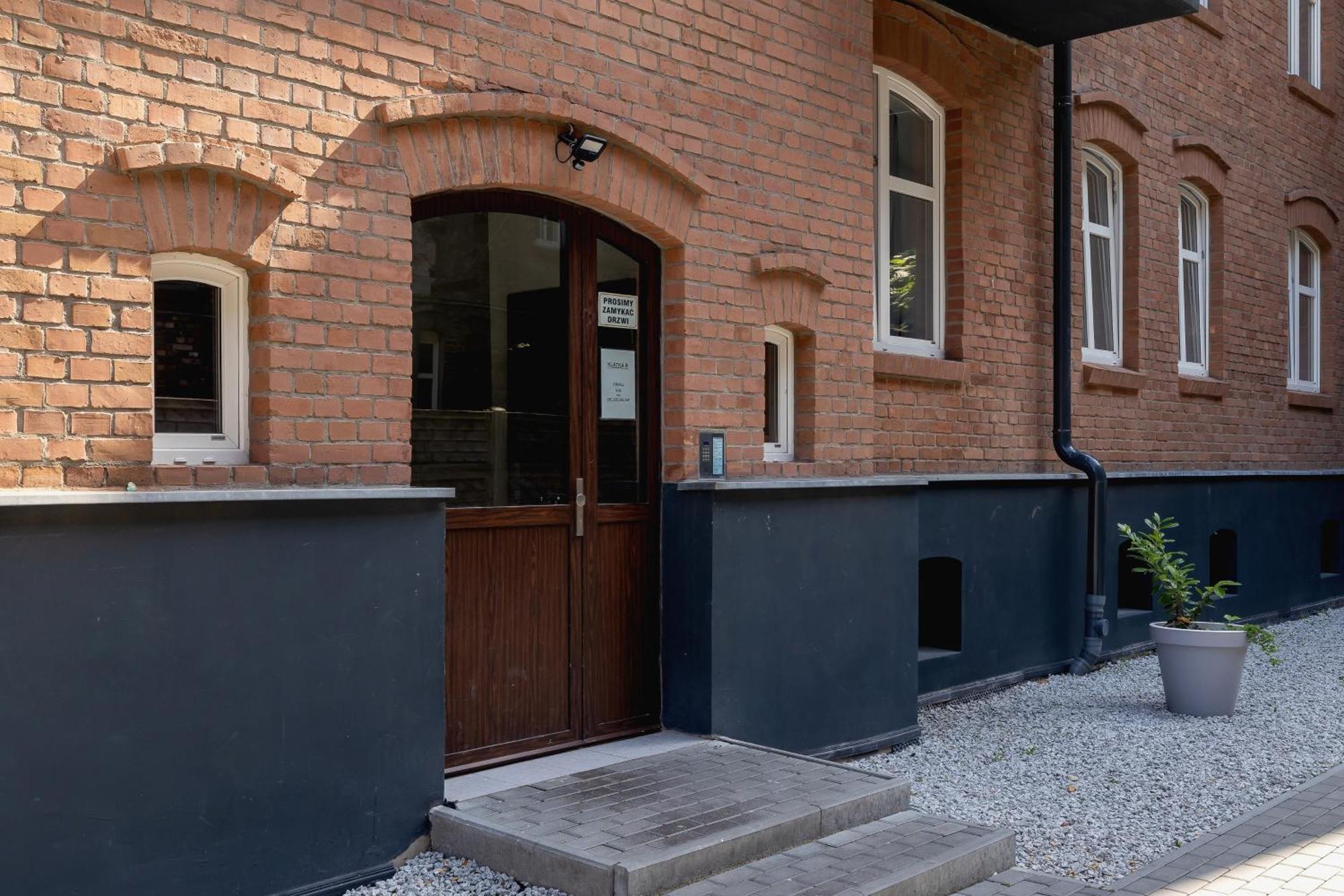 Cosy Apartments Kosciuszki Near The Main Train Station By Noclegi Renters คาโตวีตเซ ภายนอก รูปภาพ